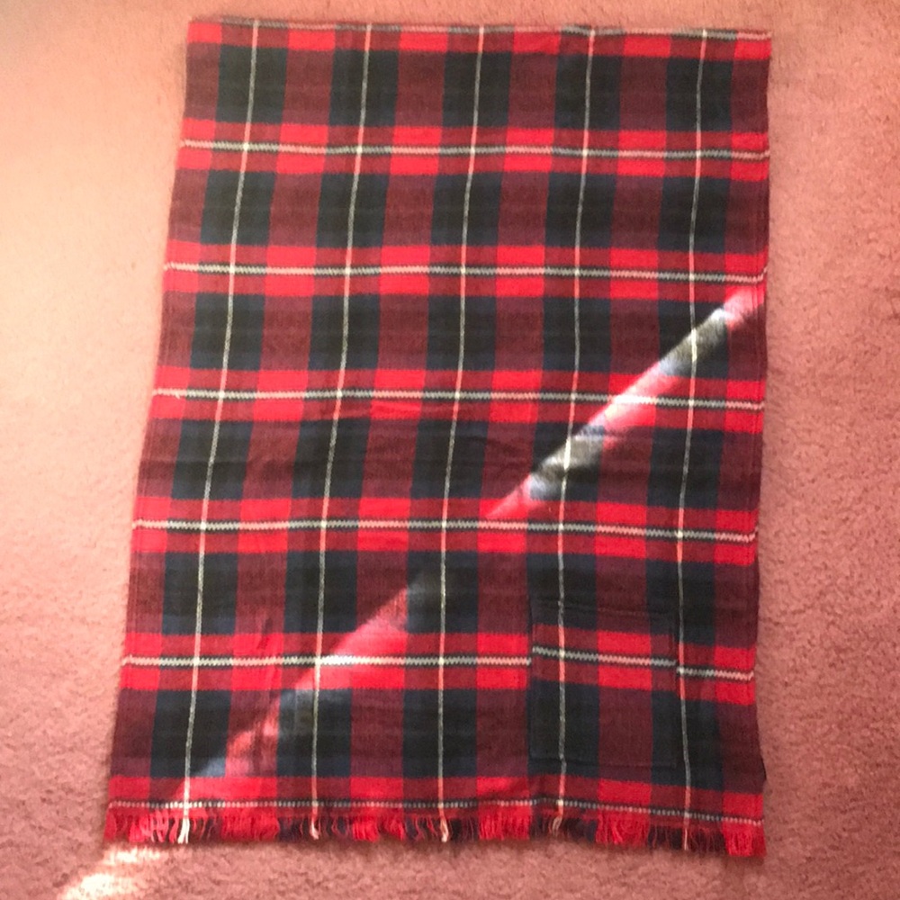 Plaid cape wrap with pockets